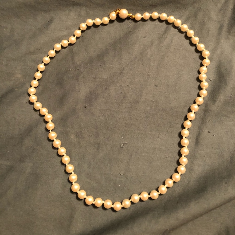 Marvella pearl necklace